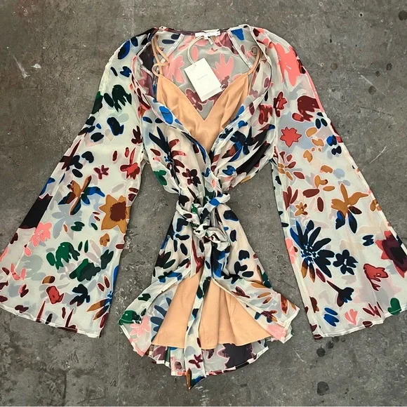 Women’s Shirt Set - Picture 8 of 9